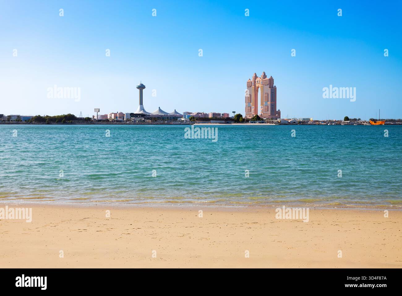 Beauty Corniche Beach in Abu Dhabi. Abu Dhabi ist die Hauptstadt der Vereinigten Arabischen Emirate. Stockfoto