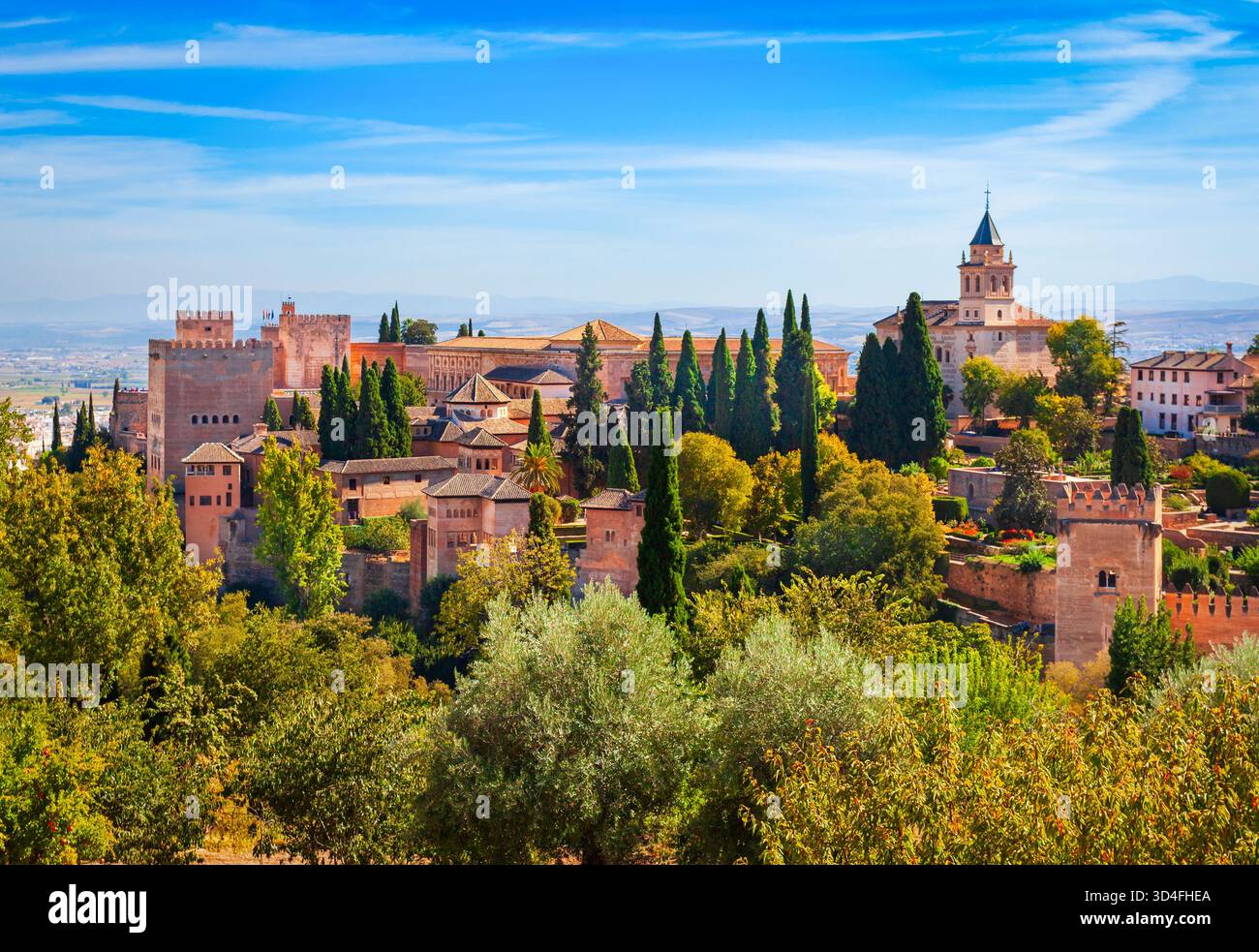 Die Alhambra aus der Vogelperspektive. Die Alhambra ist ein Festungskomplex in Granada, Andalusien in Spanien. Stockfoto