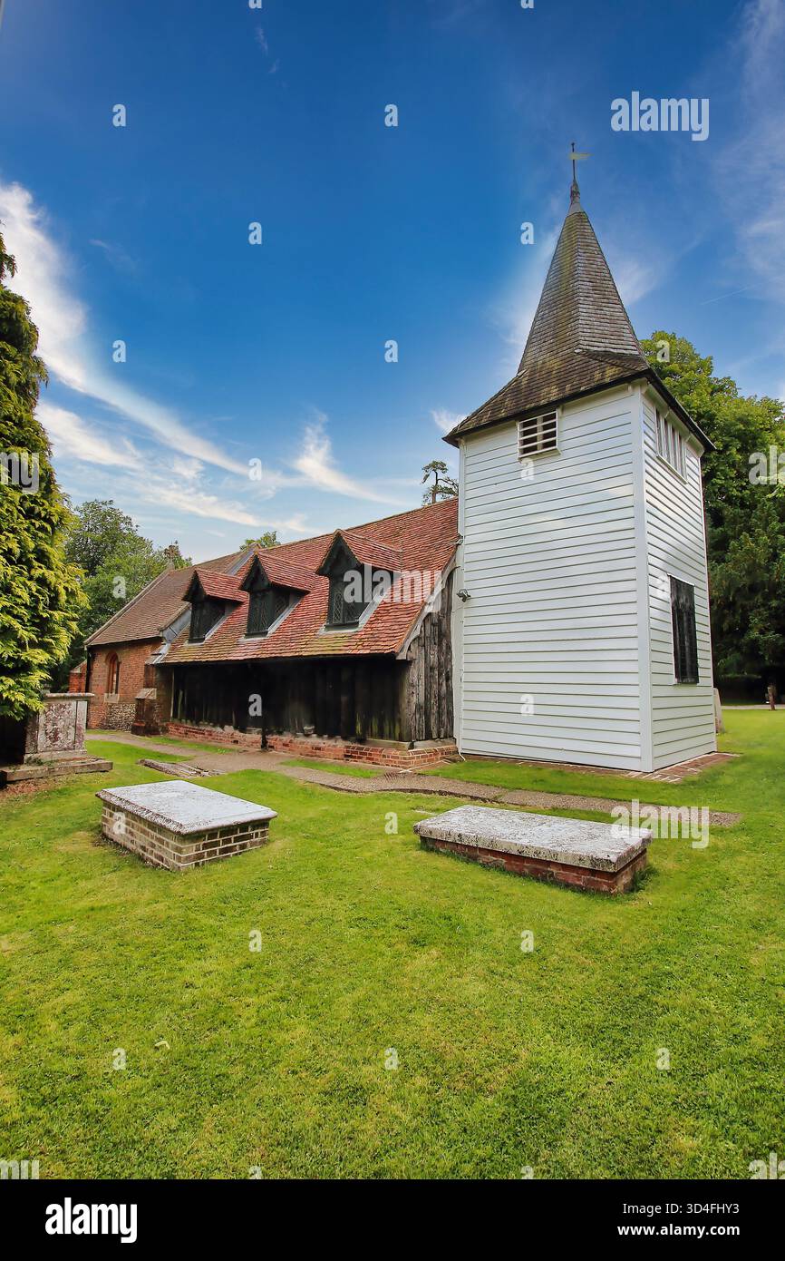 St Andrews Church Greensted in der Nähe von Chipping Ongar, Essex. Die älteste hölzerne christliche Kirche/Kapelle der Welt. Stockfoto