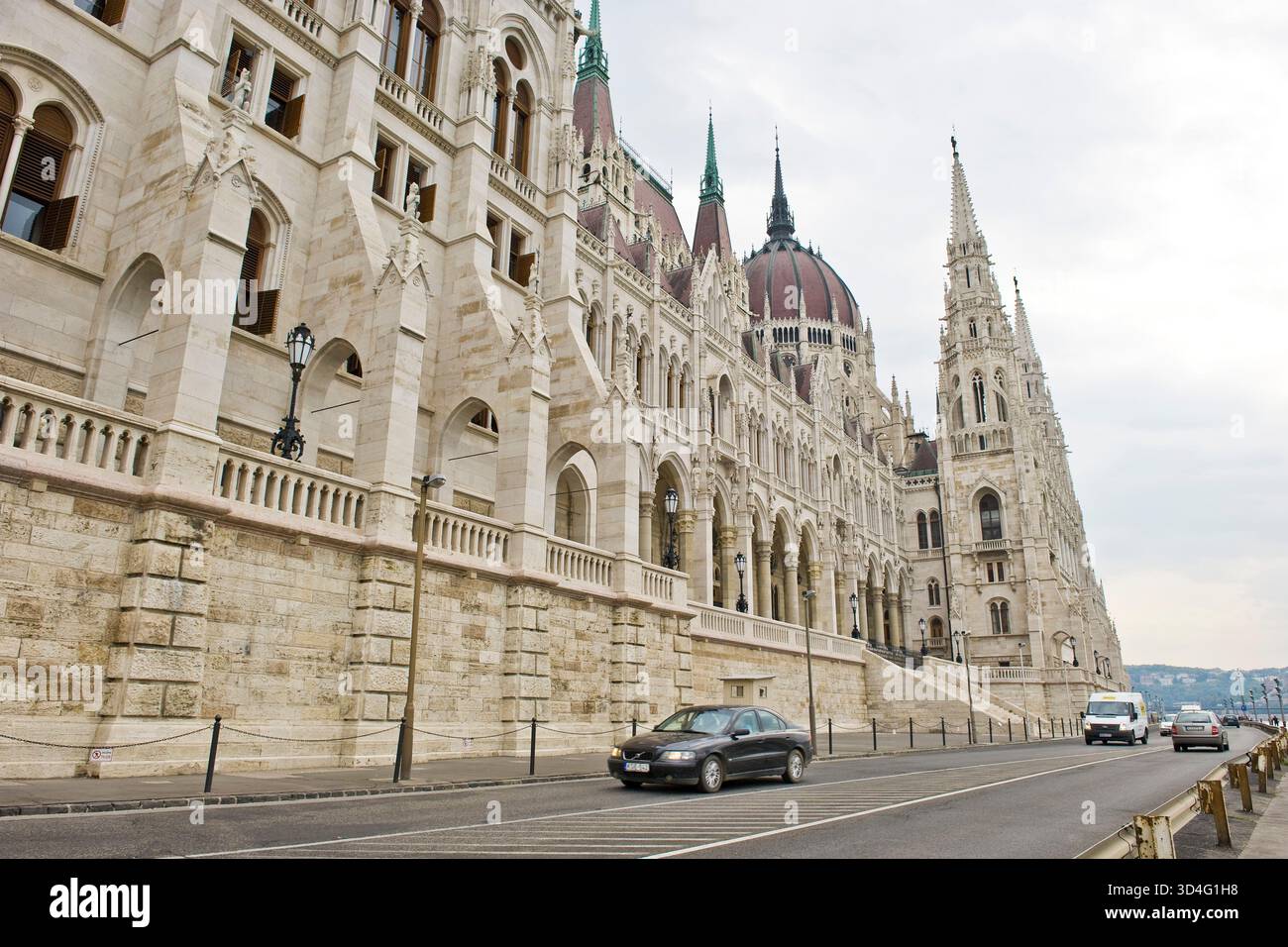 Ungarn. Budapest. Das neogotische ungarische Parlamentsgebäude. Entworfen von Imre Steindl Stockfoto