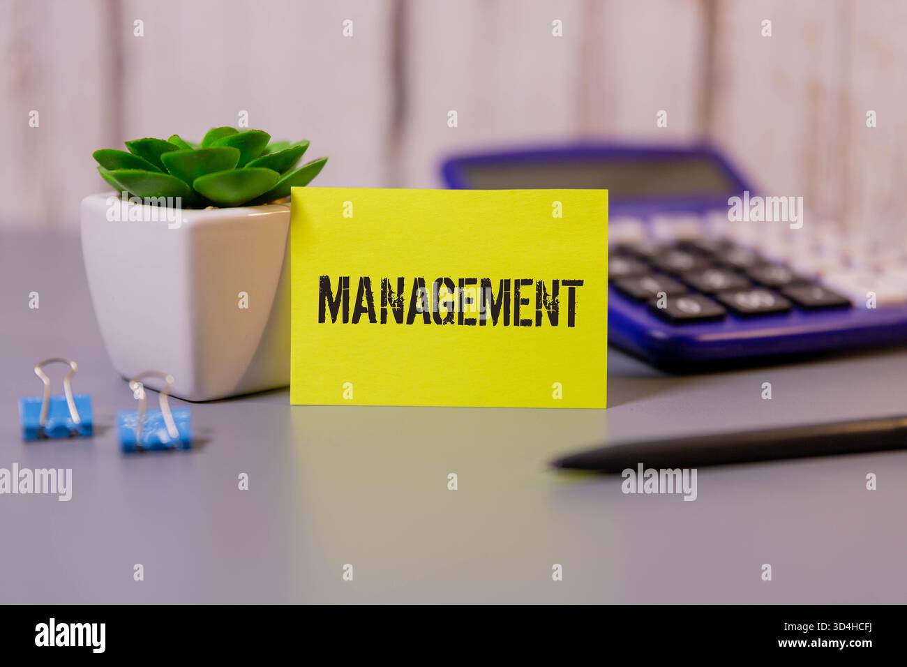 Krisenmanagement. Textbeschriftung im Planungsheft auf der Aktentasche des Managers. Der Prozess der Anwendung von Methoden zur Wiederherstellung der hno-Aktivität Stockfoto
