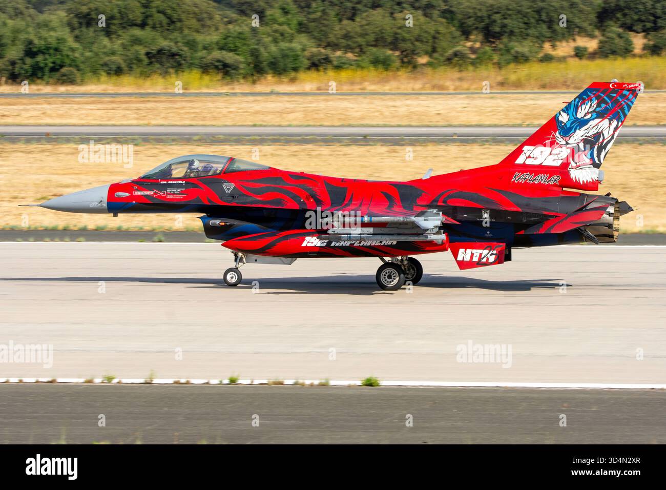 Avión de Combat F-16C de la Fuerza Aérea Turca del 192.Escuadrón con decoración special Tigre durante las maniobras de la OTAN Tiger Meet. Stockfoto