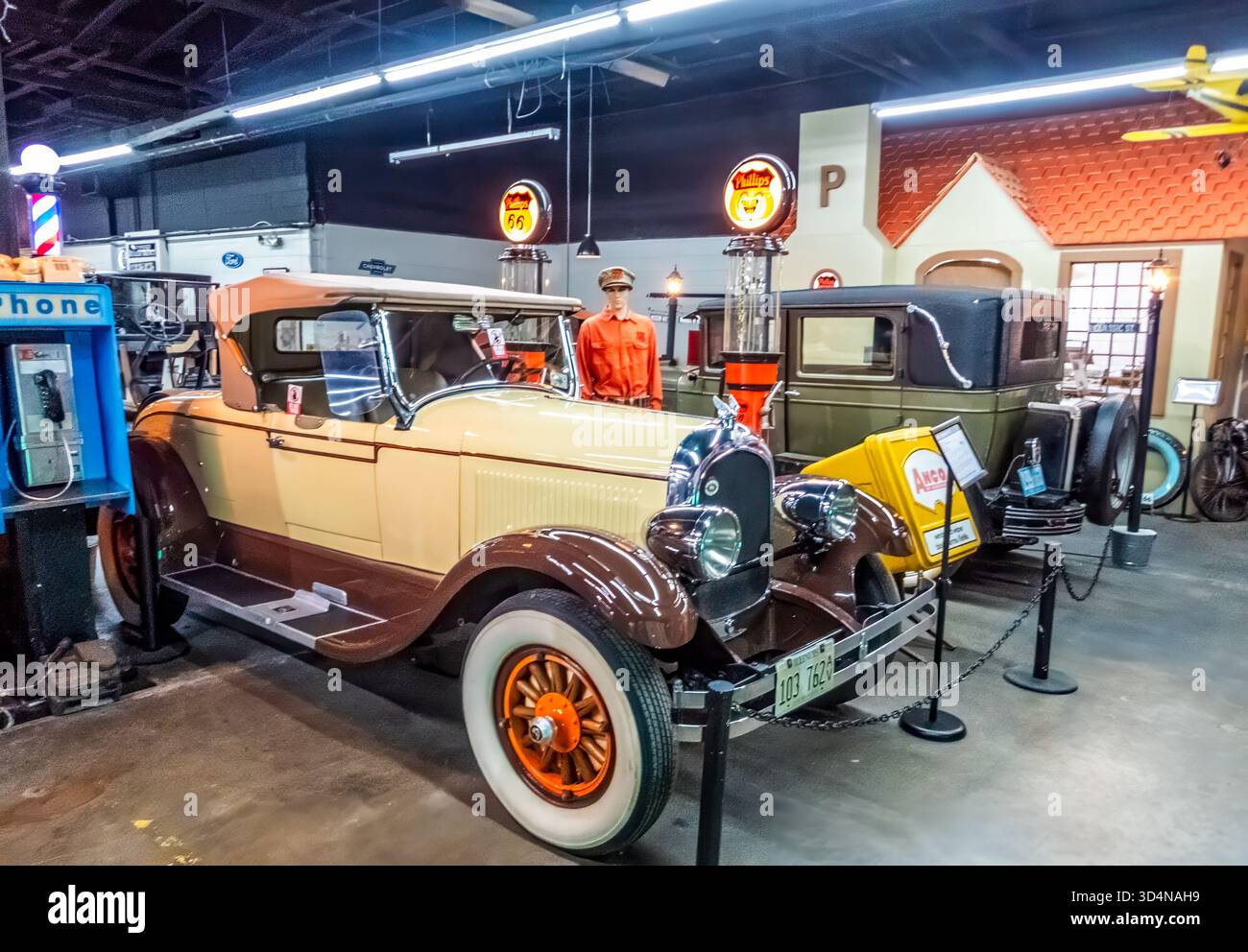 Miles Through Time Automotive Museum befindet sich in der Vintage Garage Antiques in Clarkesville Georgia USA Stockfoto