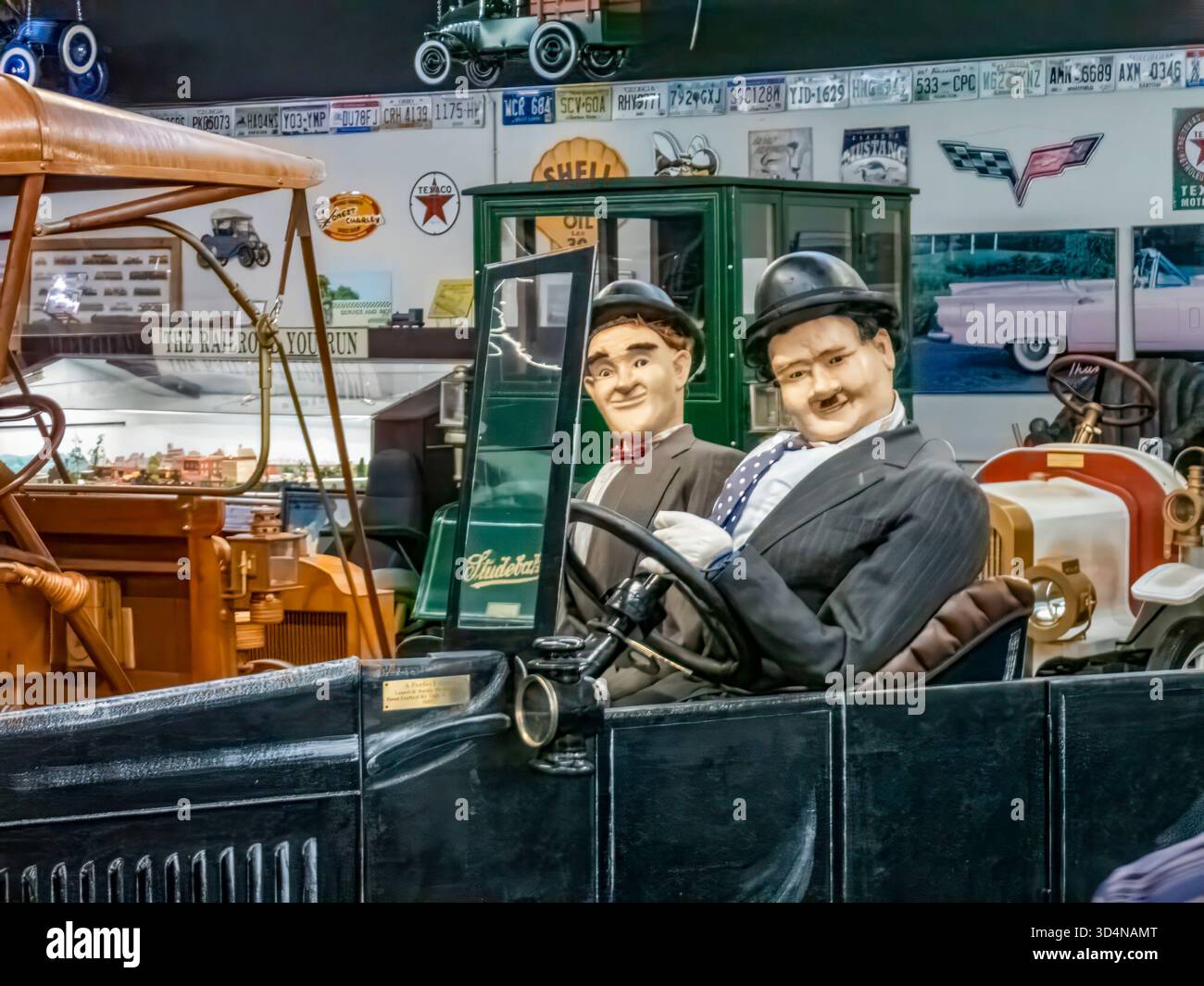 Miles Through Time Automotive Museum befindet sich in der Vintage Garage Antiques in Clarkesville Georgia USA Stockfoto