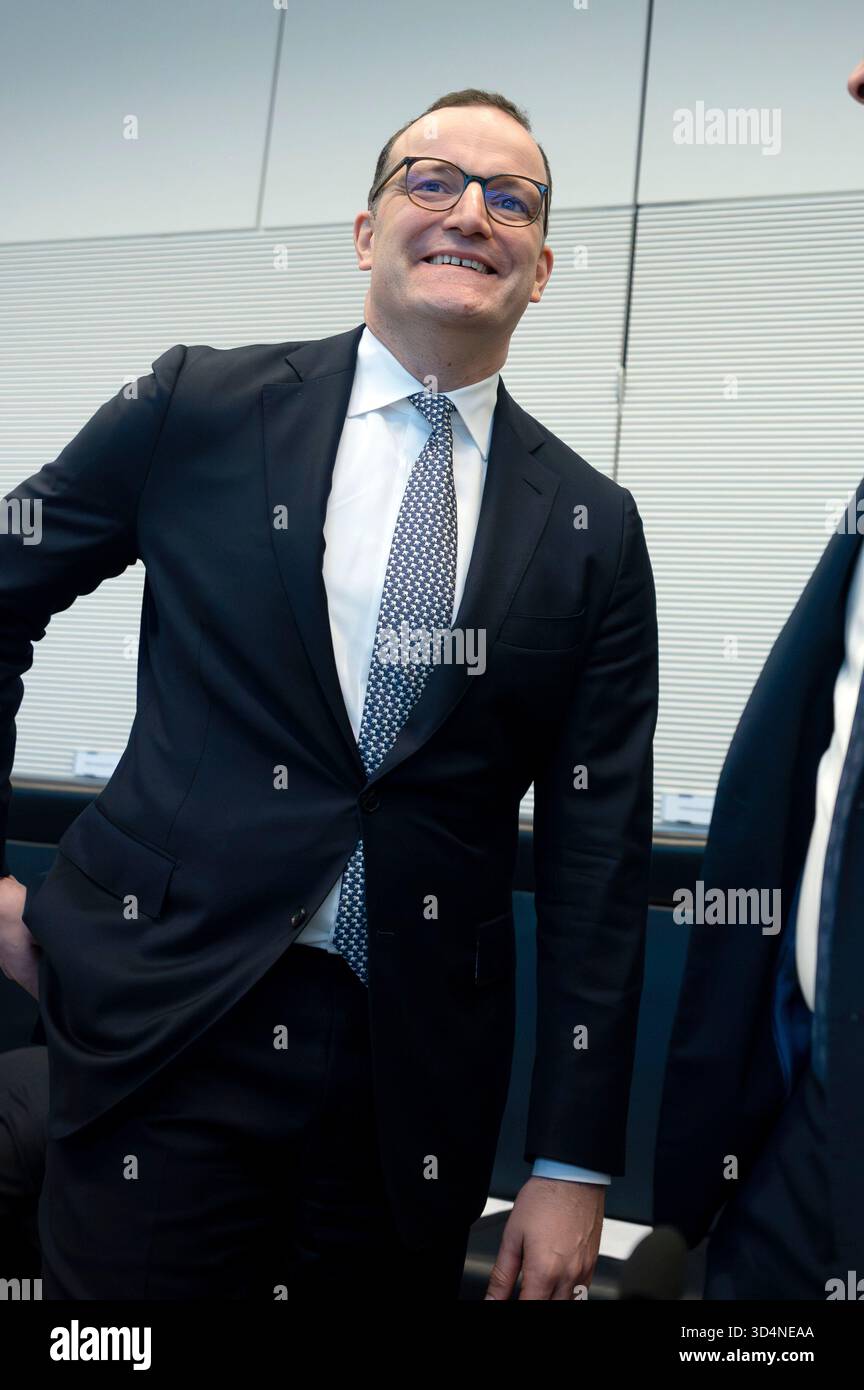 Jens Spahn bei der Fraktionssitzung der CDU/CSU im Reichstagsgebäude. Berlin, 11.11.2025 Stockfoto