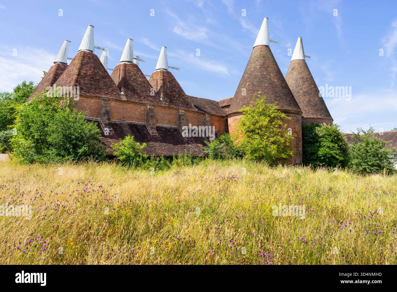 Oast House Kent - Oast Houses at Sissinghurst Castle and Garden Kent England Großbritannien GB Europa - Castle Farm Oast Sissinghurst Stockfoto
