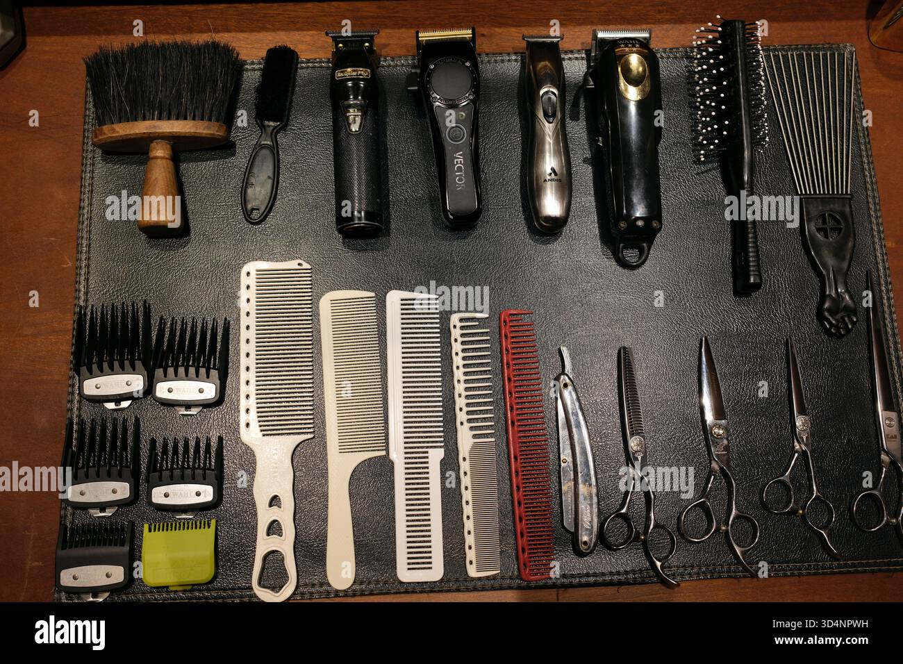Rasierzubehör und -Werkzeuge von Friseur. Ho-Chi-Minh-Stadt. Vietnam. Stockfoto