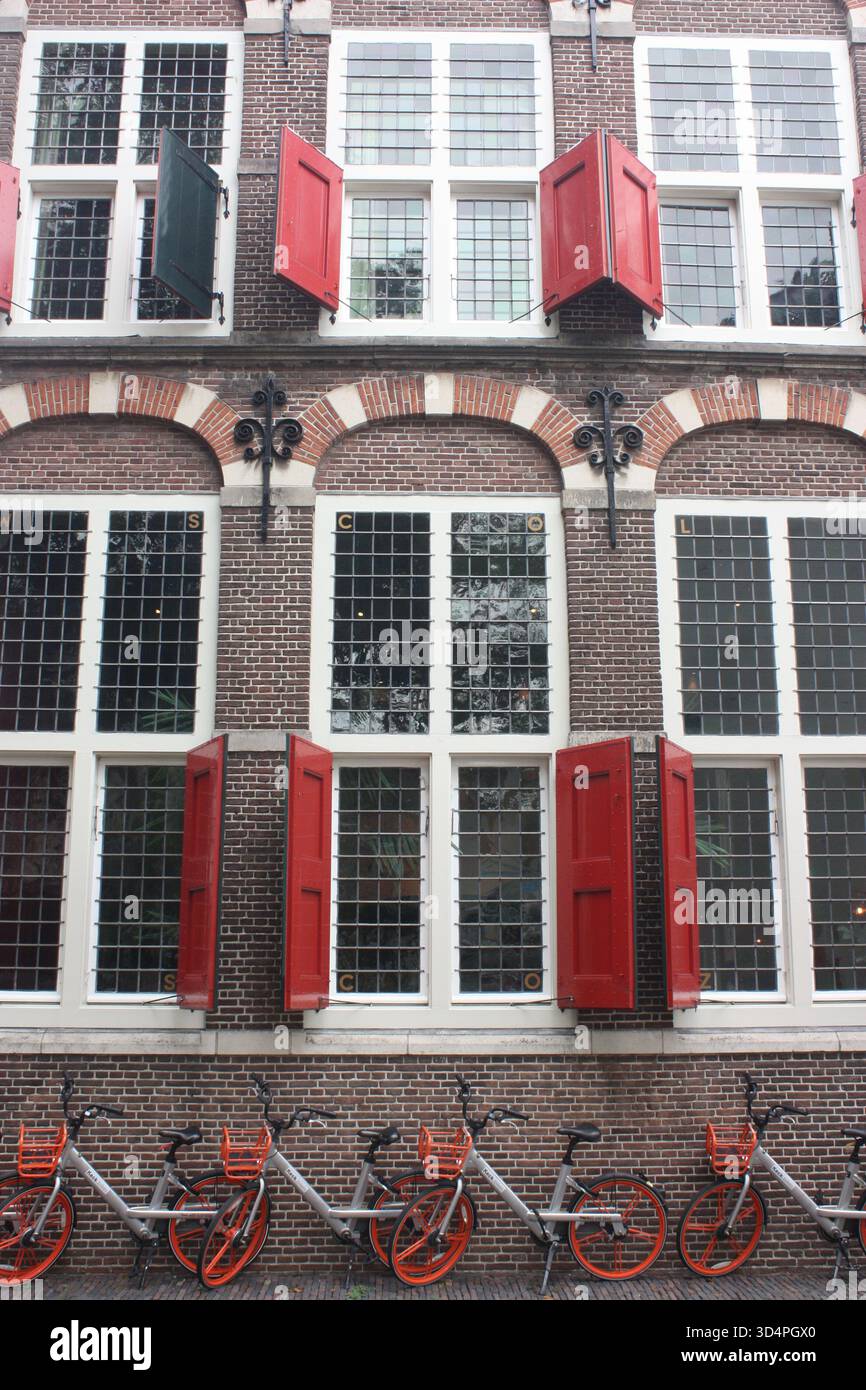 Dekorationen auf dem Weeshuis in Gouda, Niederlande Stockfoto