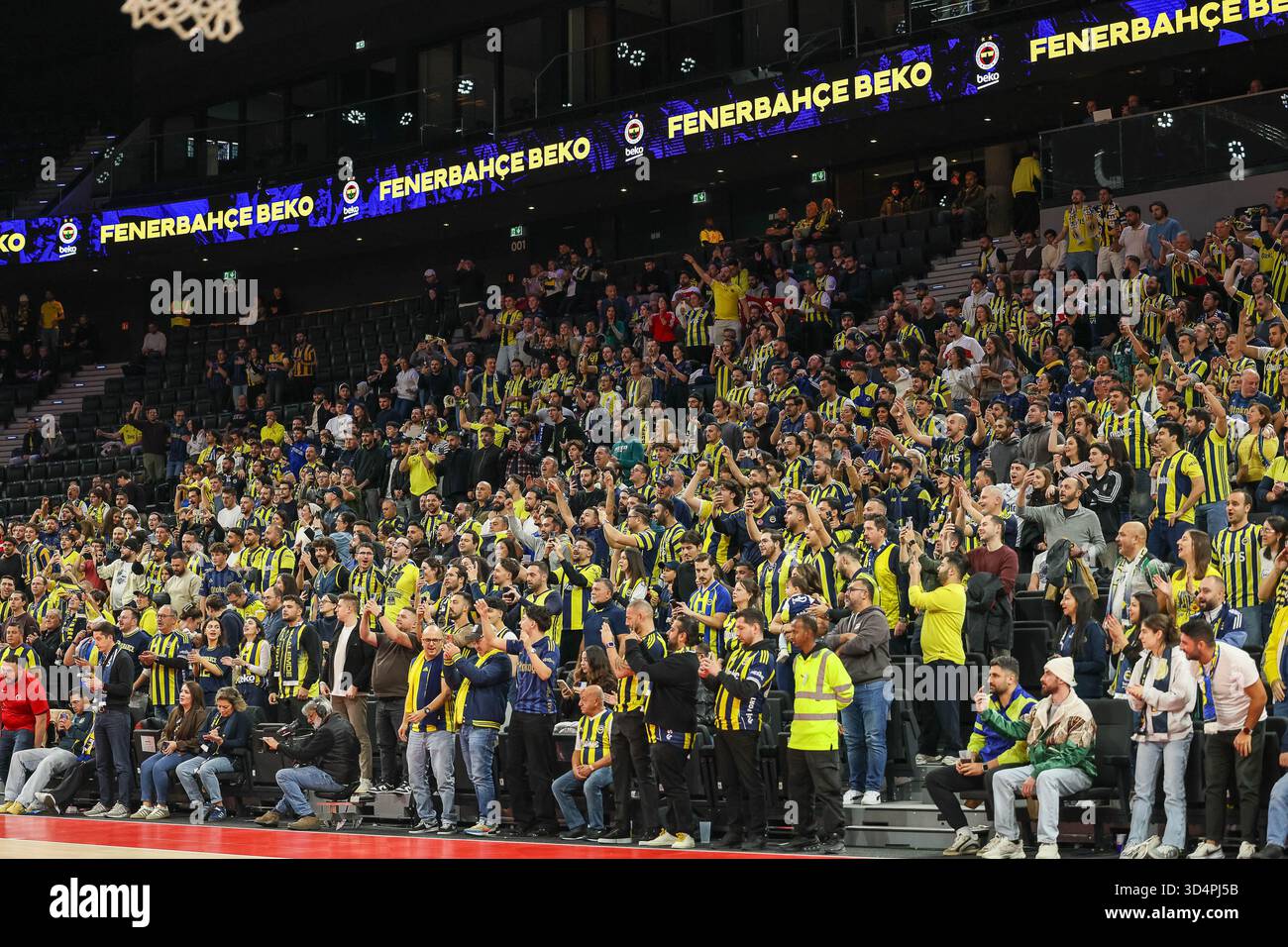Fanblock von Fenerbahce, GER, Fenerbahce Beko Istanbul vs. Maccabi Rapyd Tel Aviv, Basketball, Euroleague, 10. Spieltag, Saison 2025/2026, 11. November 2025, Foto: Eibner Press Photo/Jenni Maul Stockfoto