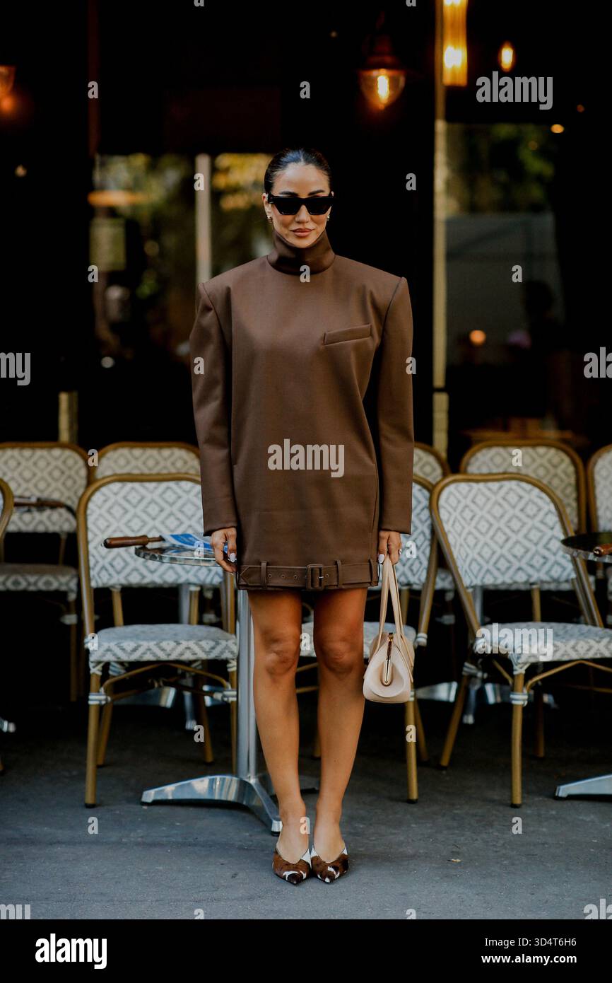 Paris, Frankreich. Oktober 2025. Tamara Kalinic kam am 2. Oktober 2025 zur Mugler Spring Summer 2026 Ready-to-Wear Show, die in der Garage Amelot, Paris, Frankreich, stattfand. Foto: Marie-Paola Bertrand-Hillion/ABACAPRESS.COM Credit: Abaca Press/Alamy Live News Stockfoto