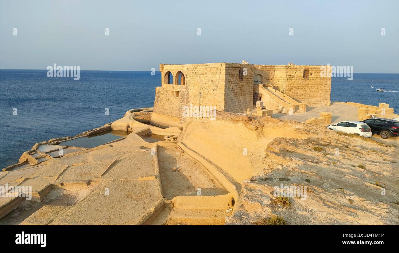 IL Qolla Battery Festung, Marsalforn, Gozo Insel, Malta Stockfoto