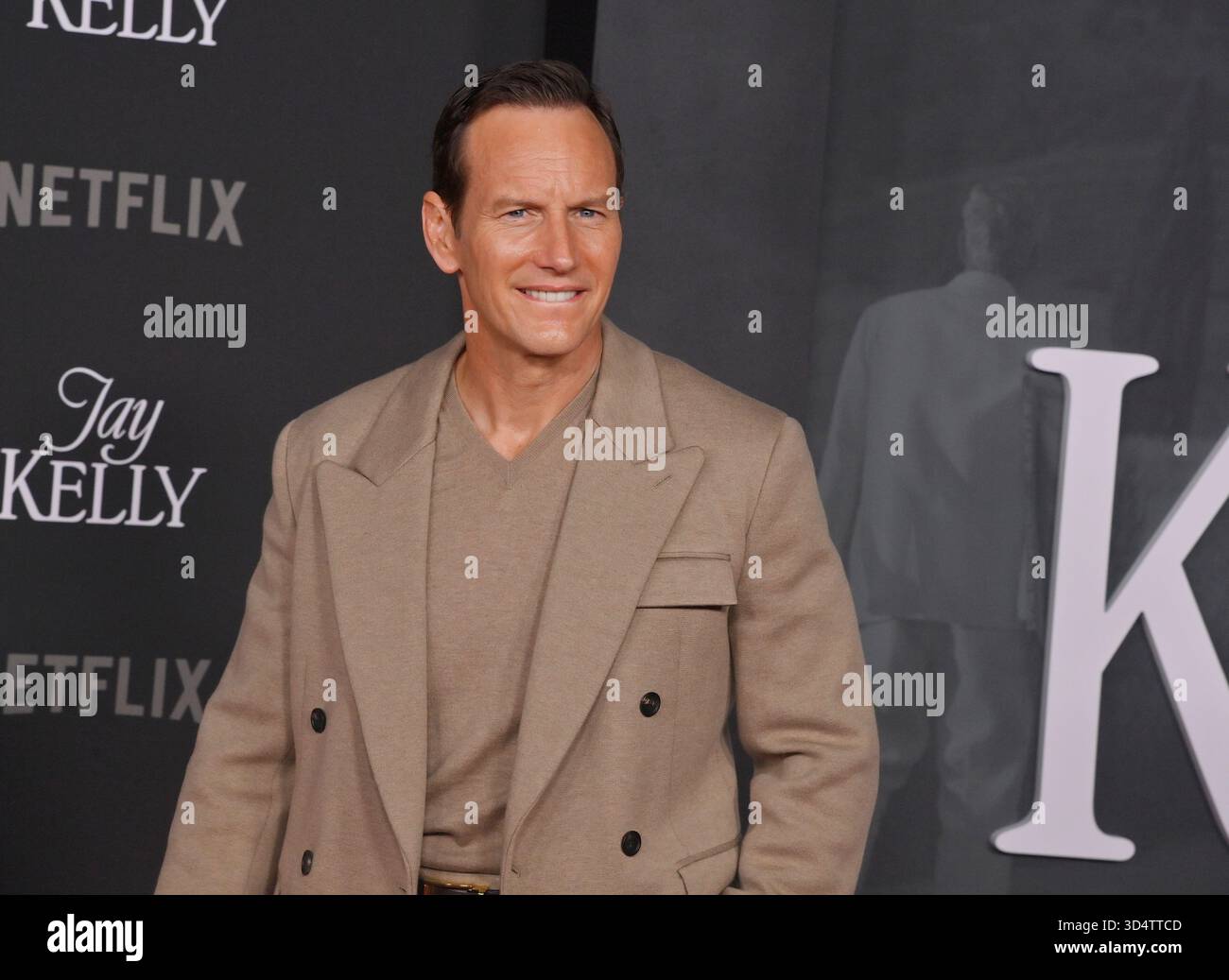 Los Angeles, Usa. November 2025. Patrick Wilson ist am Dienstag, den 11. November 2025 bei der Premiere von Netflix's dramatischer Komödie „Jay Kelly“ im Egyptian Theatre in der Hollywood-Sektion von Los Angeles. Geschichte: Der berühmte Filmschauspieler Jay Kelly begibt sich auf eine Reise der Selbstfindung und konfrontiert seine Vergangenheit und Gegenwart mit seinem engagierten Manager Ron. Ergreifend und humorvoll, inszeniert an der Schnittstelle von Bedauern und Ruhm. Foto: Jim Ruymen/UPI. Quelle: UPI/Alamy Live News Stockfoto