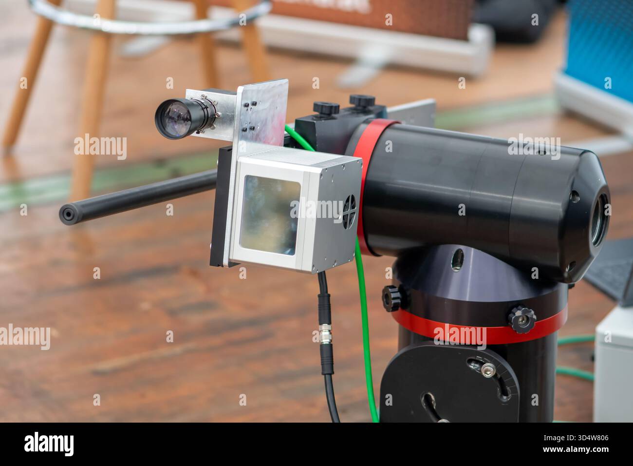 Ein technologisches militärisches Gerät zum Fernfeuern mit einem optischen System Stockfoto