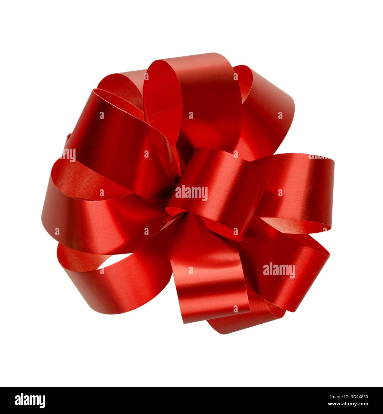 Dekorative rote Geschenkschleife isoliert auf weißem Hintergrund mit Schneidepfad. Weihnachtsgeschenke, Valentinsgeschenke, Weihnachtsverpackungen, Geburtstage, Hochzeiten und festliche Dekoration. Nahaufnahme, Designelement. Stockfoto