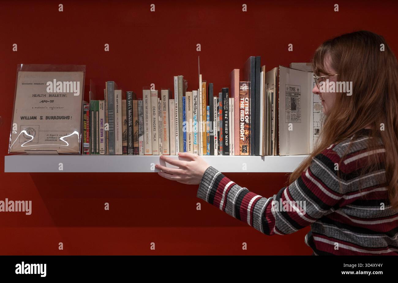 Shapero Rare Books, New Bond Street, London, Großbritannien. November 2025. Die Hilary Gerrard Collection of Burroughs and the Long Sixties ist bei Shapero Rare Books erhältlich. Gedruckte Ephemere der Zeit (1955-75) ist selten und diese große Sammlung, die von Hilary Gerard (1933-2023), Beatle Ringo Starrs Finanzberater und Geschäftsleiter von den 70er Jahren bis 2015, zusammengestellt wurde, ist eine der besten und wird für eine siebenstellige Summe angeboten. Quelle: Malcolm Park/Alamy Live News Stockfoto