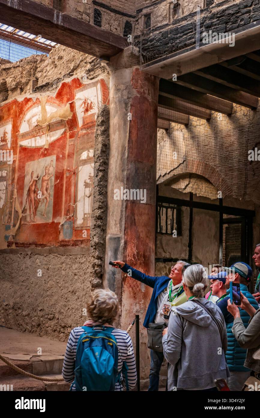 Das Innere des römischen Stadthauses im historischen Herculaneum am Fuße des Vesuveus Italien Stockfoto