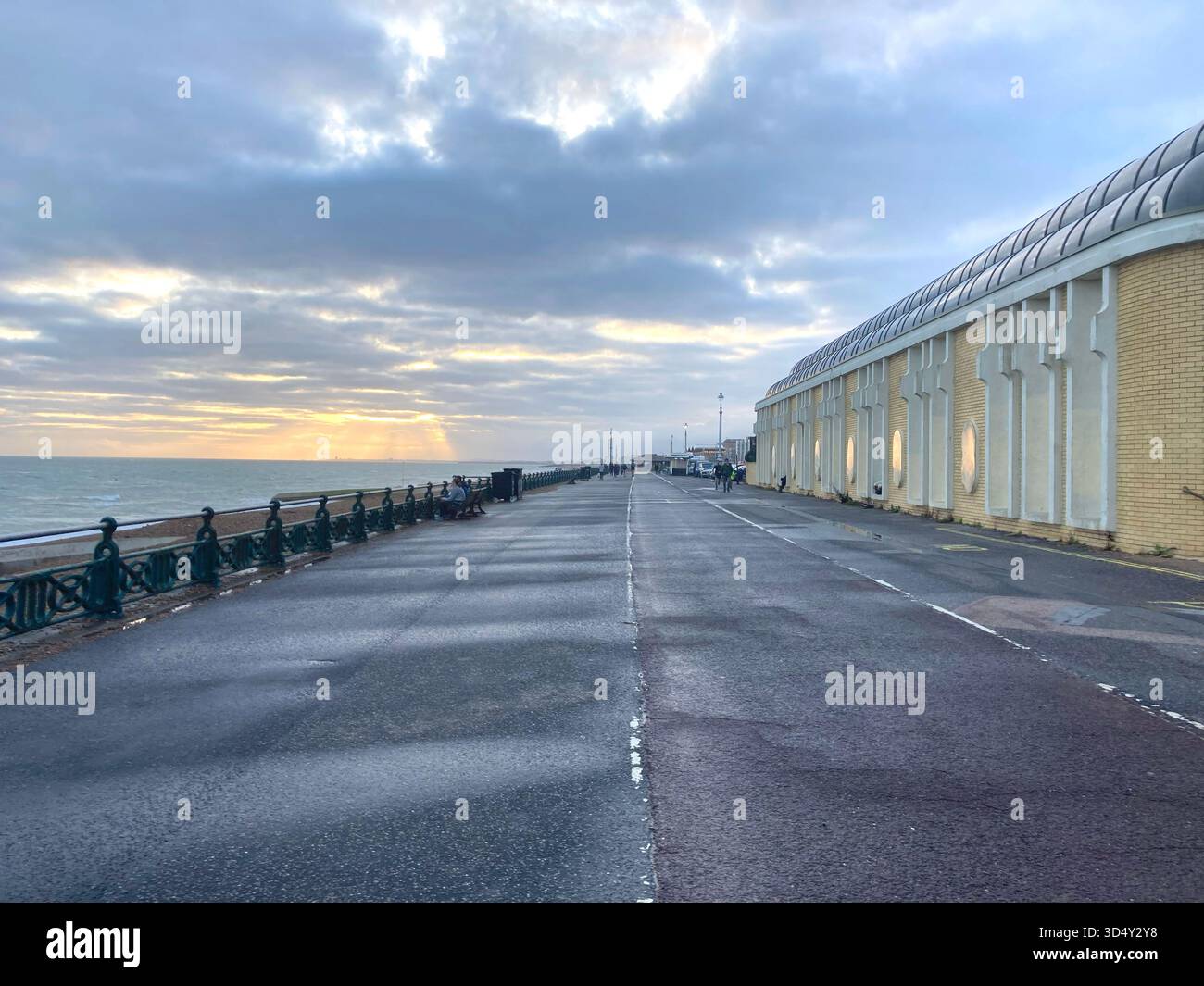 Kind Alfred Centre an der Strandpromenade von Hove - Smartphone-aufgenommenes Stockfoto
