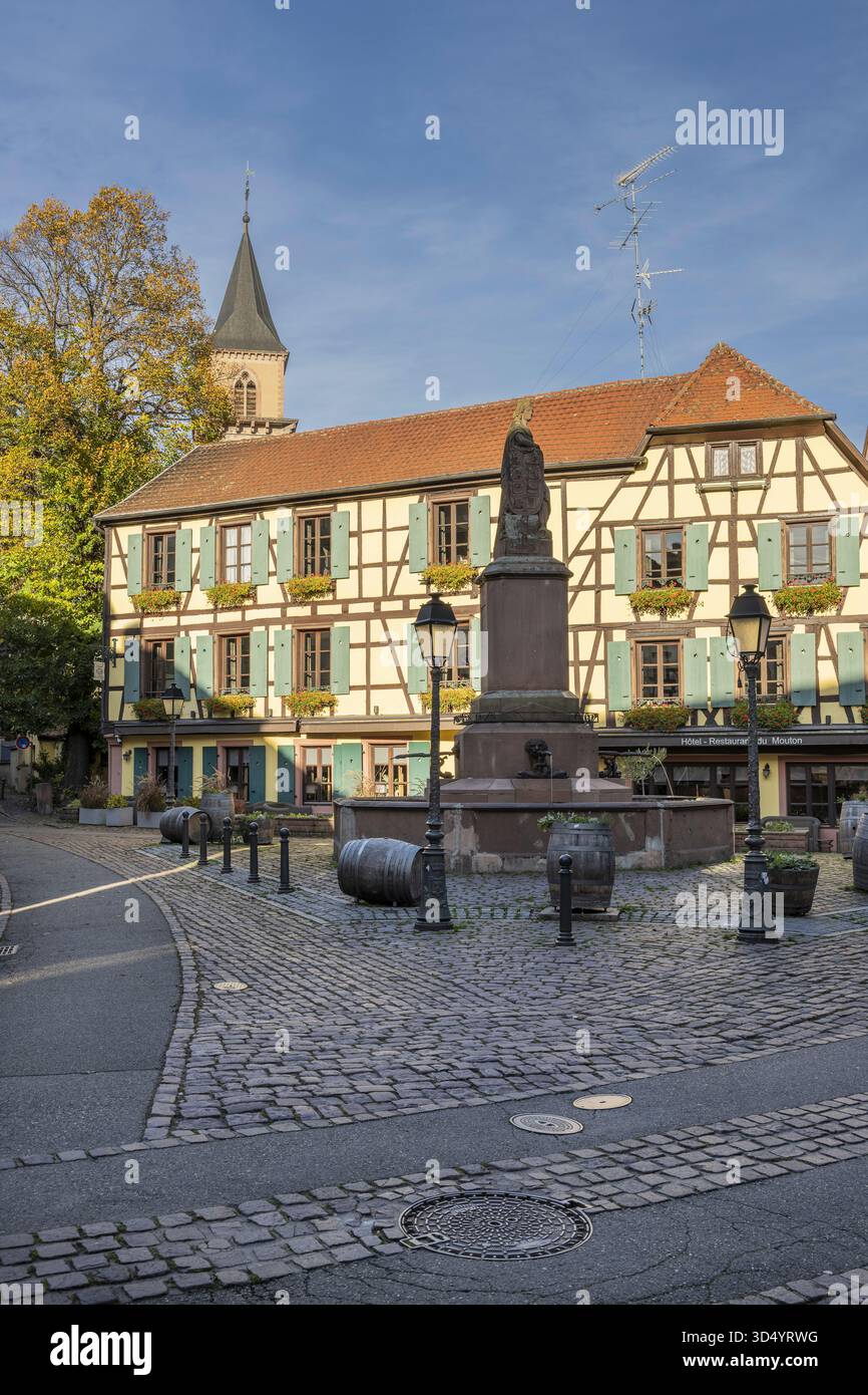 Place de la Sinne, Ribeauville, Haut-Rhin, Grand Est, Frankreich Stockfoto