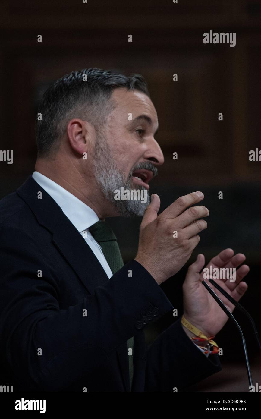 Madrid, Spanien. November 2025. Santiago Abascal, Mitglied des Abgeordnetenkongresses und Vorsitzender der politischen Partei Vox, nimmt an der Plenartagung des Abgeordnetenkongresses Teil. Quelle: D. Canales Carvajal/Alamy Live News Stockfoto