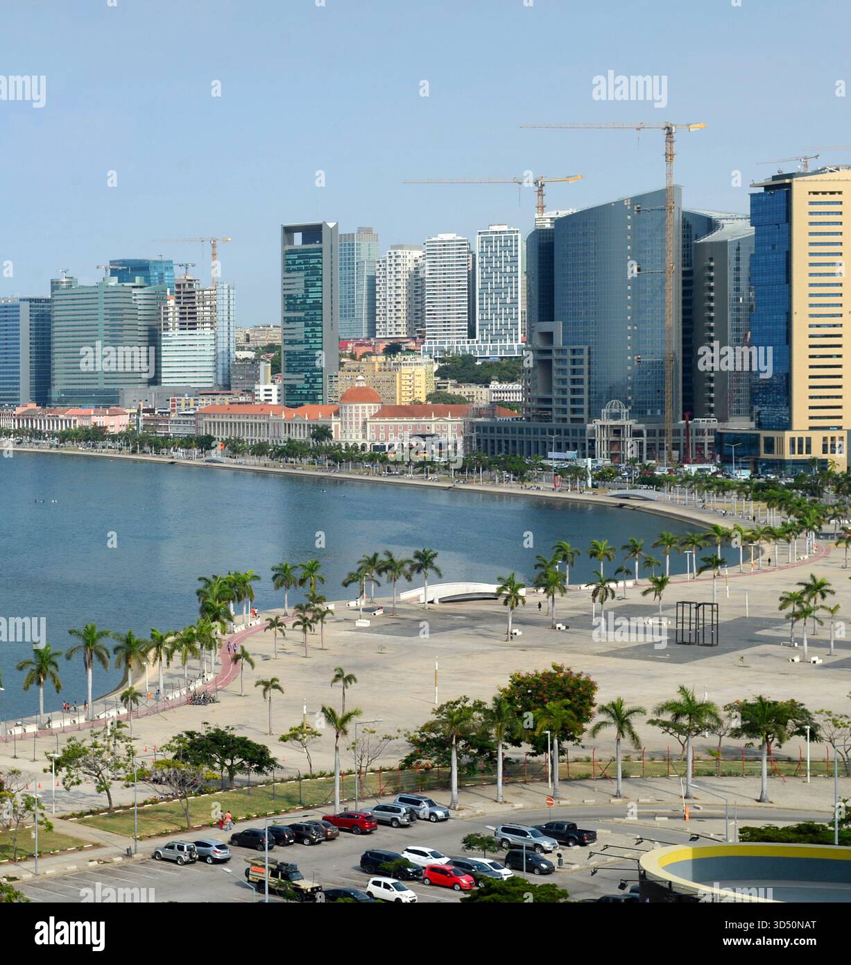 Blick auf Luanda Marginal - modernes Finanzzentrum. Luanda, Angola Stockfoto