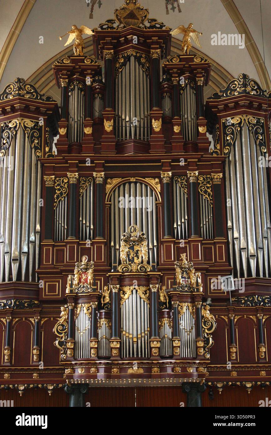 Zutphen, Niederlande - die Orgel in der Walpurgiskirche Stockfoto