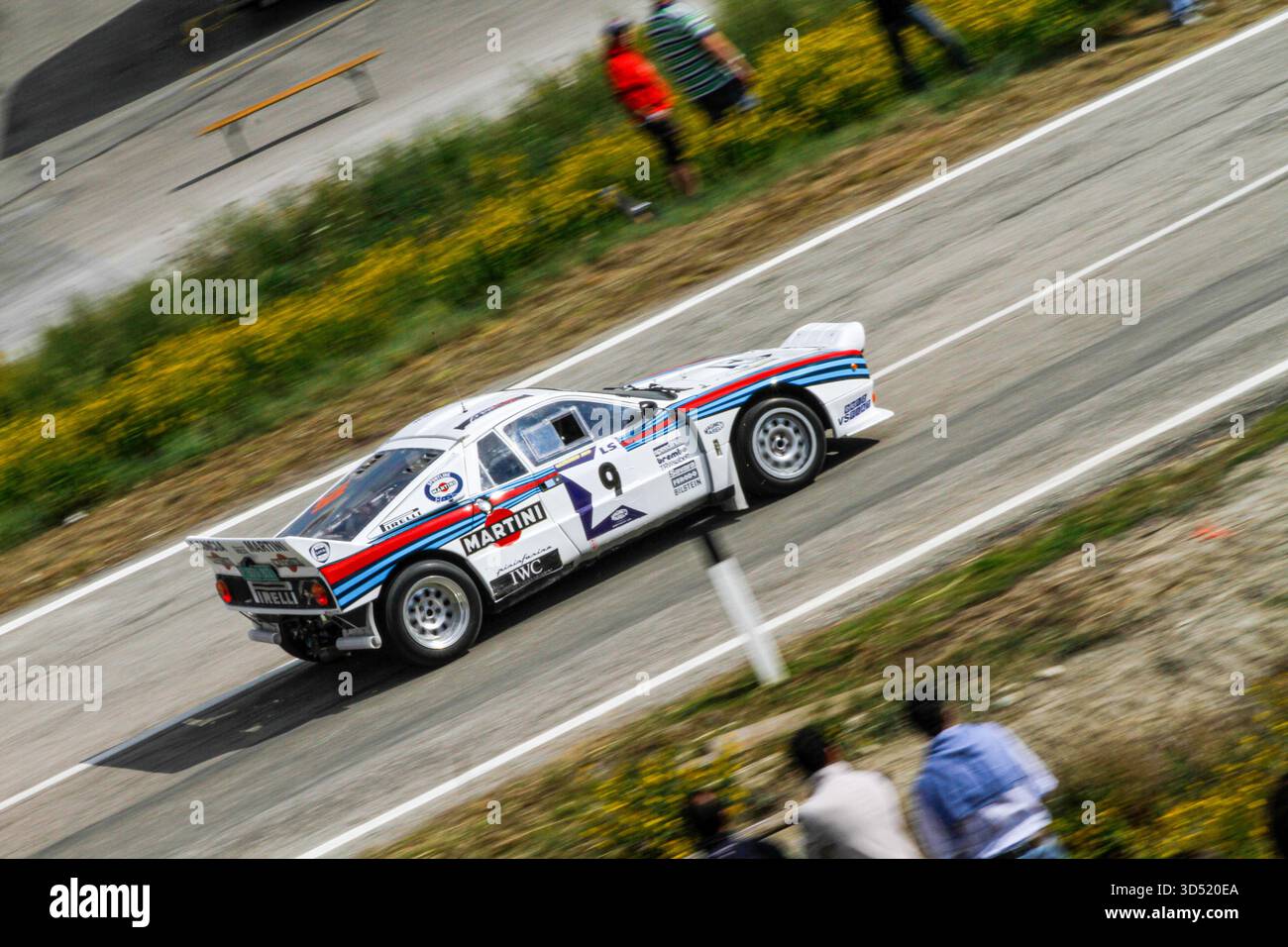 San Marino: 2010 09 01 Rallye Free Event Martini Lancia 037 Rallye Car Gruppe B Action. Hochwertige Fotos Stockfoto