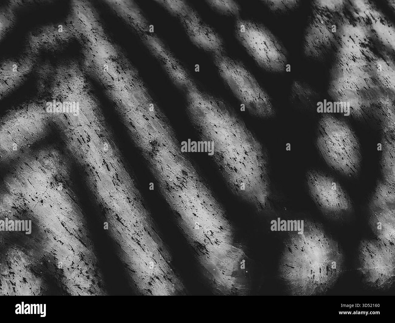 Lamellenlicht-Echo. Abstrakte Perspektive. Einfarbige Farbtöne. Stockfoto