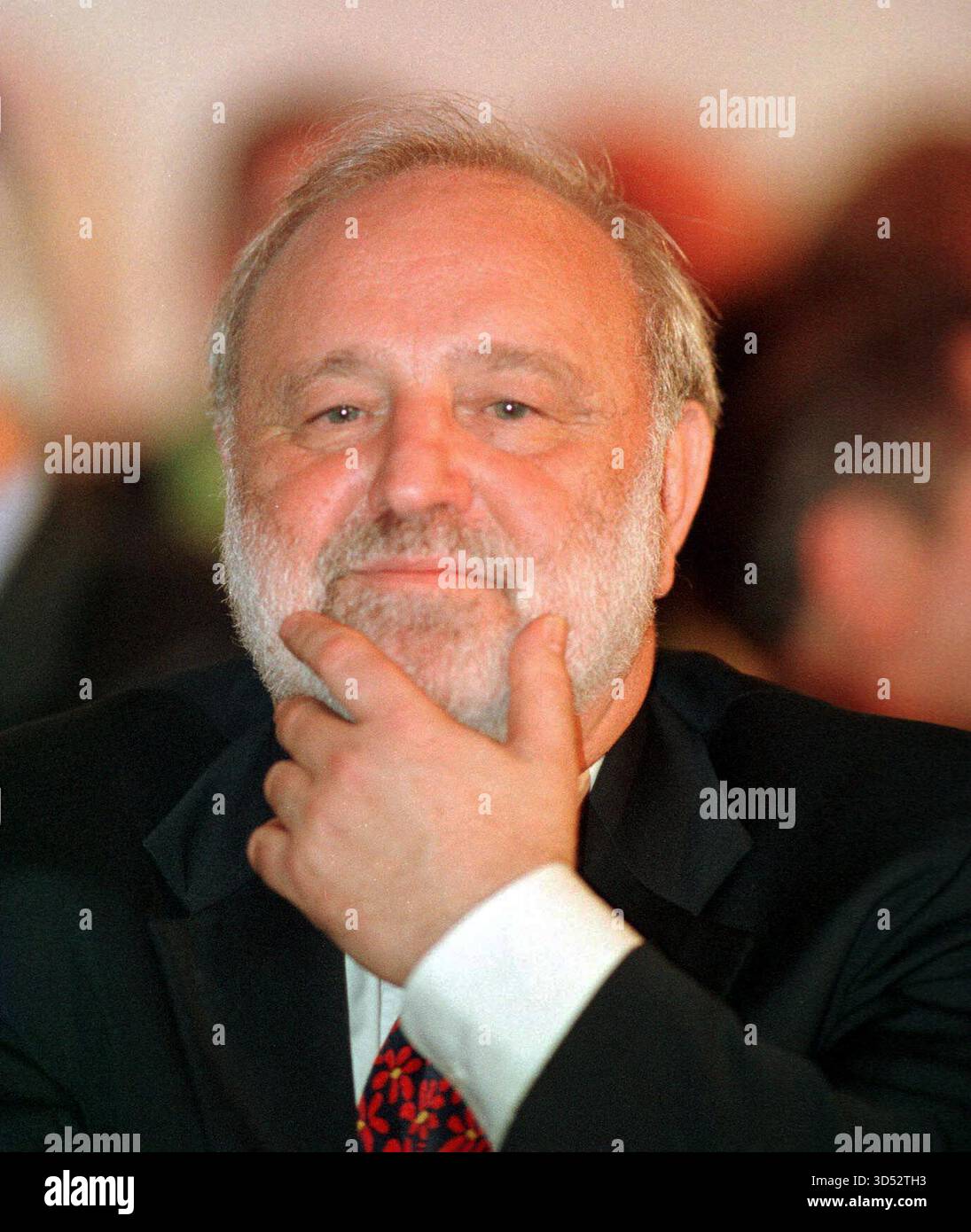FRANK DOBSON ABGEORDNETER - LABOUR - JAHRESKONFERENZ, BLACKPOOL 29.9.98 COPYRIGHT:MARK NEWCOMBE auf der Labour Annual Conference am 29. September 1998 in Blackpool war ein bedeutendes Ereignis für die regierende New Labour Party unter Premierminister Tony Blair. Ein Jahr nach einem erdrutschenden Wahlsieg konzentrierte sich die Konferenz darauf, die Richtung der Regierung zu bekräftigen und ihre frühen Errungenschaften hervorzuheben. Stockfoto