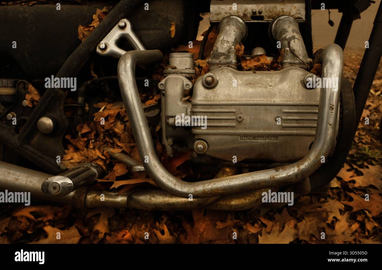 Herbst Made in Japan Motorblock einer verlassenenen Honda GL 1000 Gold Wing im Herbst *** Herbst Made in Japan Motorblock eines verlassenen Honda GL 1000 Gold Wing im Herbst Copyright: XRayxvanxZeschaux Stockfoto