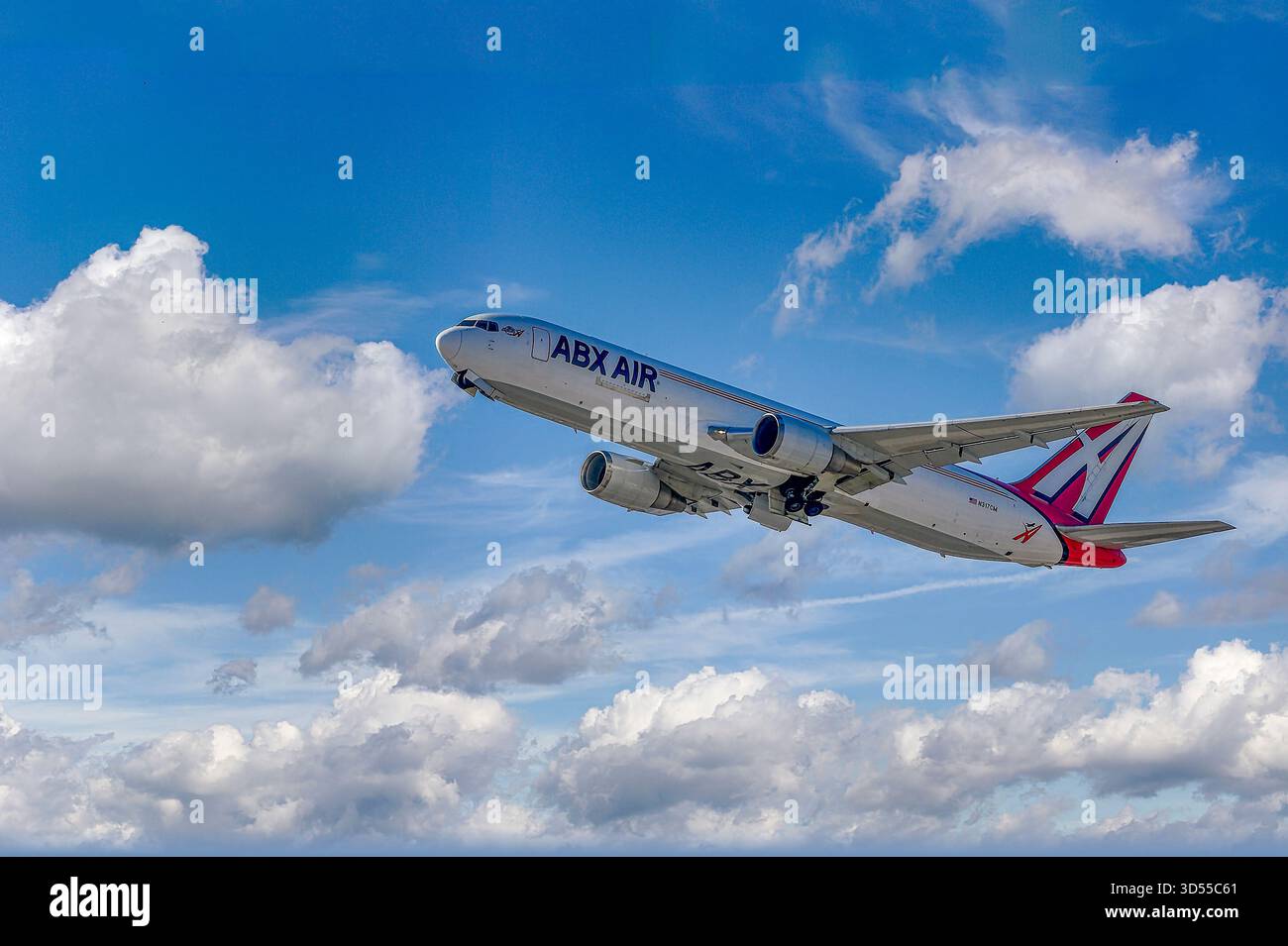 Boeing 767-300 mit ABX Air startet Phoenix Skyharbor in Arizona Stockfoto