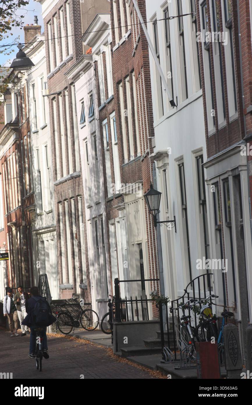 Kanalgebäude in Delft, Niederlande Stockfoto