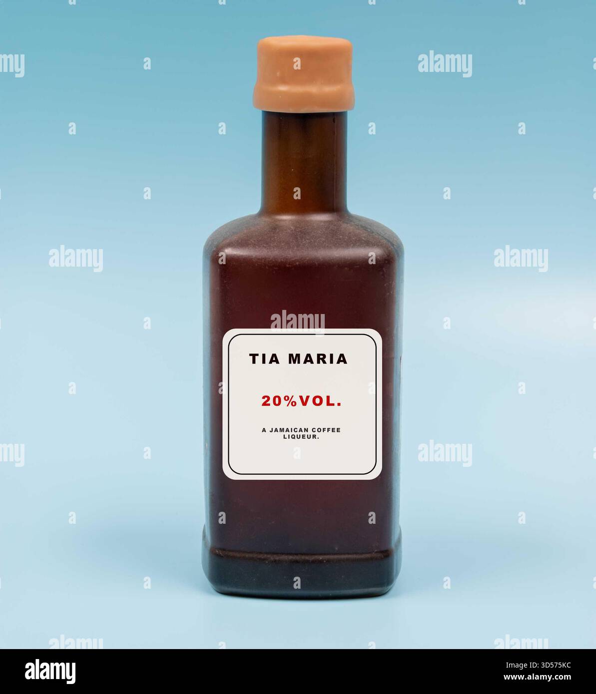 TIA Maria, Ein jamaikanischer Kaffeelikör. TIA Maria wird aus jamaikanischem Rum, Kaffeebohnen und Vanille hergestellt, bekannt für seinen weichen und süßen Kaffeegeschmack. It Stockfoto
