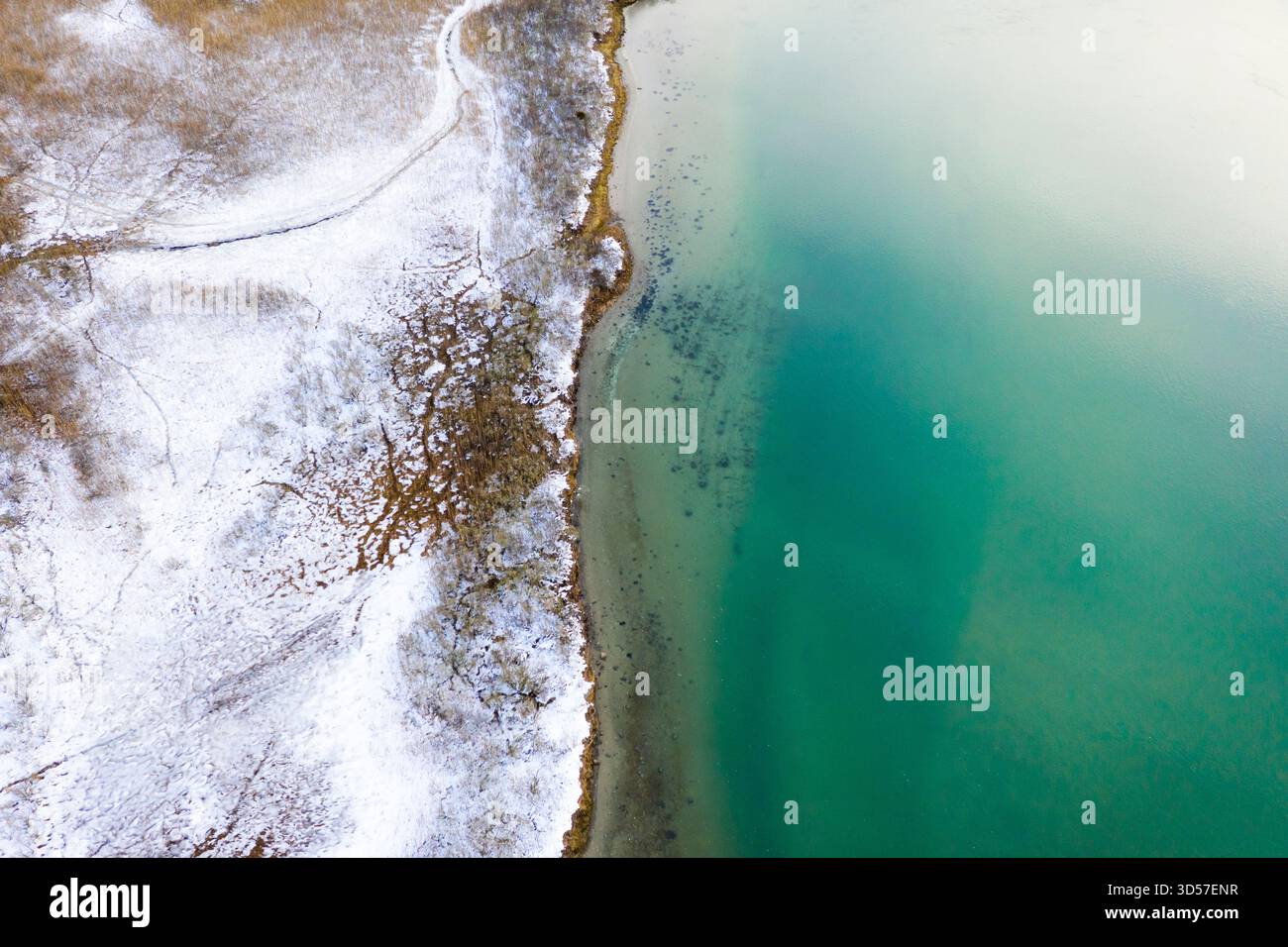 Verschneite Marsh Aerial im Winter Stockfoto