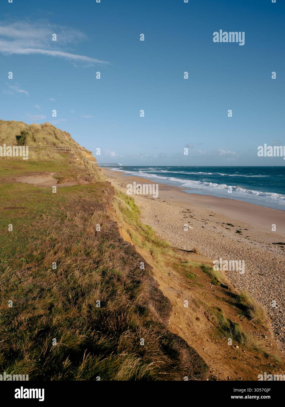 Hengistbury Head Beach und Sandsteinklippen, Hengistbury Head, Dorset Coast England Großbritannien Stockfoto