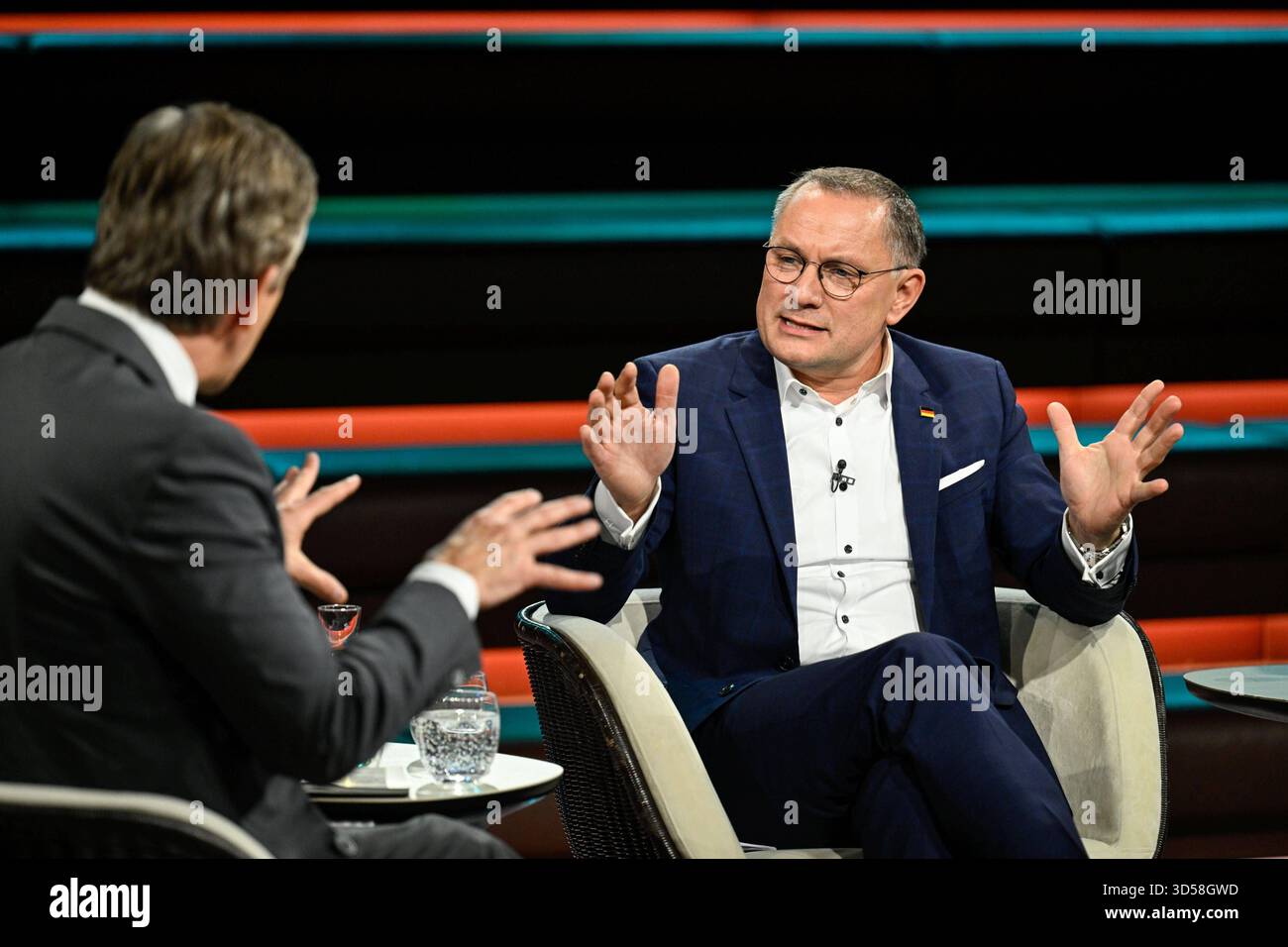 Markus Lanz li. mit Tino Chrupalla 11/25 her Markus Lanz li. Und Tino Chrupalla am 11. November 2025 in Markus Lanz , ZDF TV Fernsehen Talkshow Talkshow Talkshow Deutschland deutsch deutscher Mann Männer Politik Politiker Co-Vorsitzender Parteivorsitzender AfD Journalist Journalismus Moderator Autor Fotografie Fotograf 2025 Stockfoto