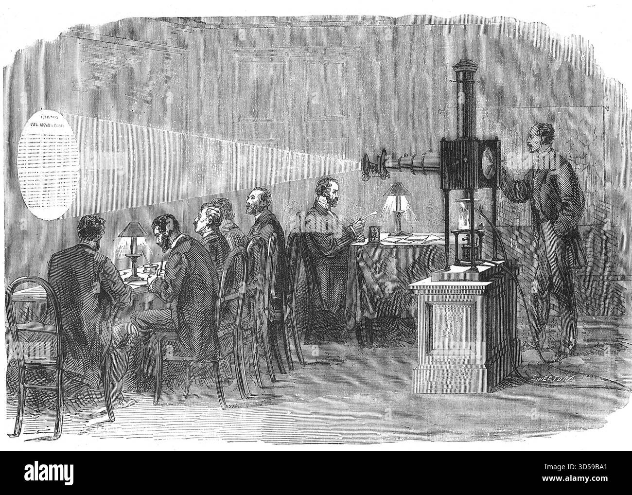 Französische Geheimdienstbeamte lesen Mikrofilme mit einem Megaskop, in Paris während des Deutsch-Französischen Krieges. Stockfoto