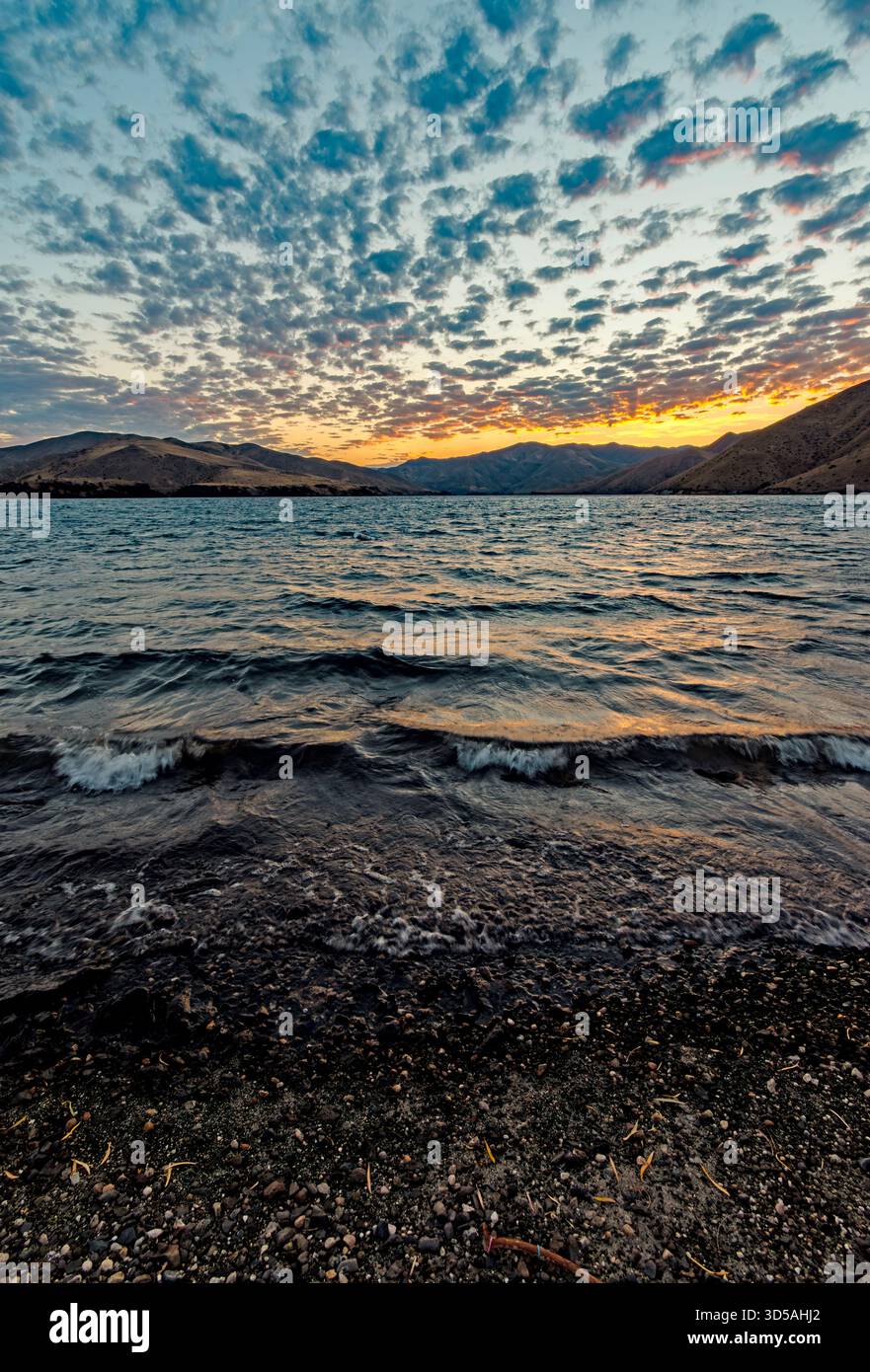 Vor Sonnenaufgang im Luck Peak Reservoir, Idaho Stockfoto