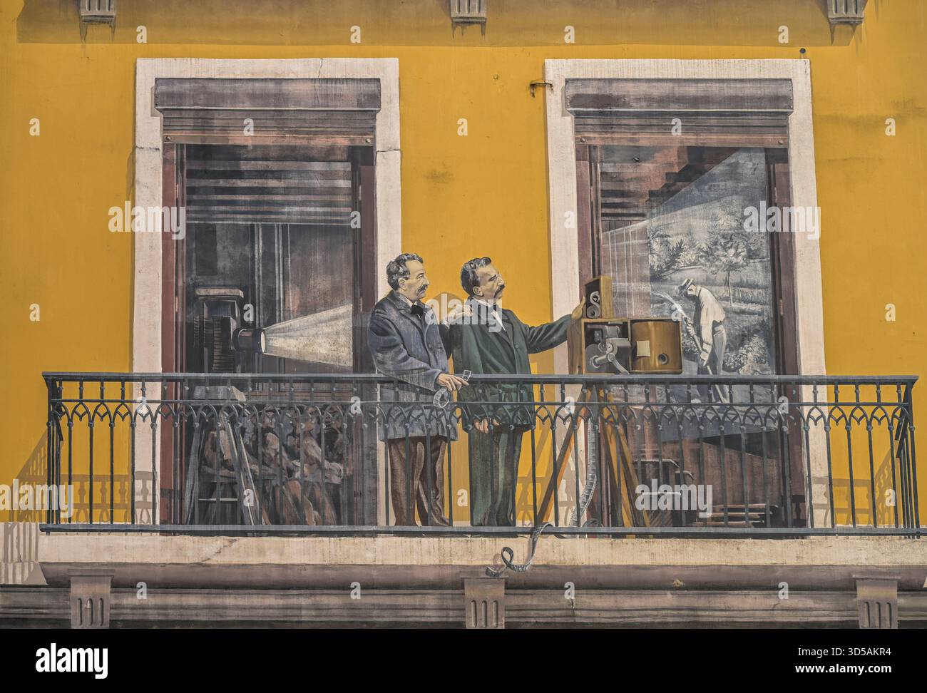 Brüder Auguste und Louis Lumiere, Wandgemälde, Fassadenkunstwerk La Fresque des Lyonnais, Bürger von Lyon, Rue de la Martiniere, Altstadt, Lyon, Frankreich *** Brüder Auguste und Louis Lumiere, Wandmalerei, Fassadenkunstwerk La Fresque des Lyonnais, Bürger von Lyon, Rue de la Martiniere, Altstadt, Lyon, Frankreich Stockfoto