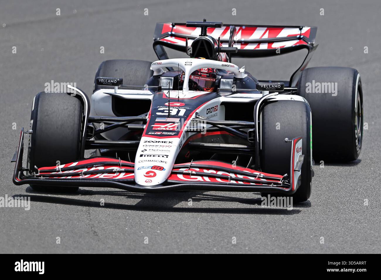 7. November 2925; Sao Paulo, Brasilien Esteban Ocon (FRA) MoneyGram Haas F1 Team VF-25 Ferrari während des freien Trainings des F1 Grand Prix von Brasilien im Autodromo Jose Carlos Pace Stockfoto