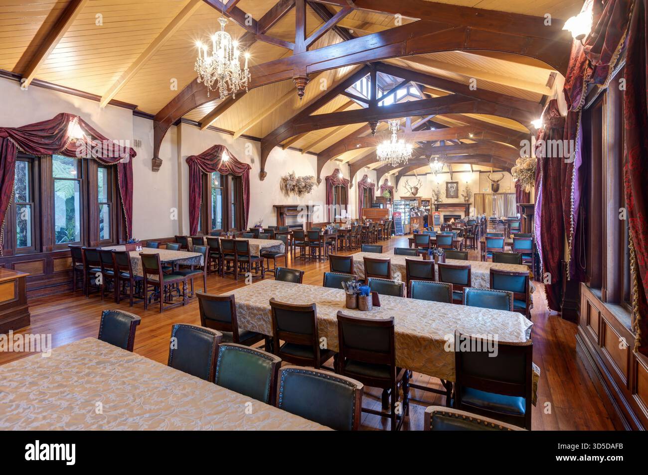 Das Ballroom Cafe in Larnach Castle, eine Scheinburg und ein Herrenhaus, erbaut zwischen 1871 und 1874 in Dunedin, Neuseeland Stockfoto