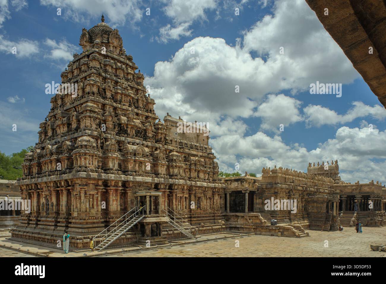 08 21 2009 der Airavatesvara-Tempel ist Teil der Great Living Chola-Tempel, die von der UNESCO, Darasuram, Kumbakonam Tamil Nadu, Indien, zum Weltkulturerbe erklärt wurden. Stockfoto
