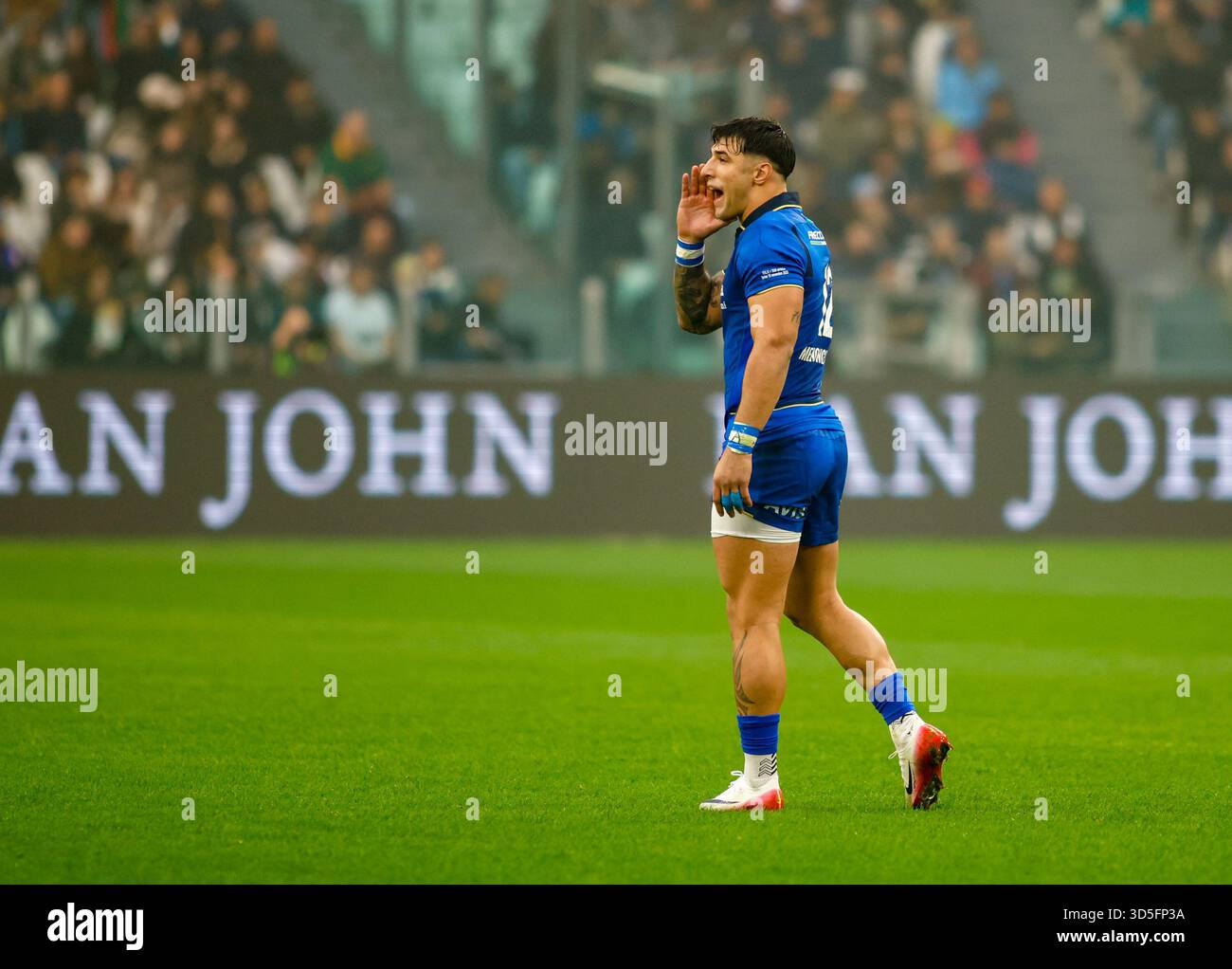 Turin, Italien. November 2025. Ange CAPUOZZO von Italien während des Rugbyspiels der Herbstnationen 2025 zwischen Italien und Südafrika am 15. November 2025 im Allianz Stadium in Turin, Italien. Quelle: Nderim Kaceli/Alamy Live News Stockfoto