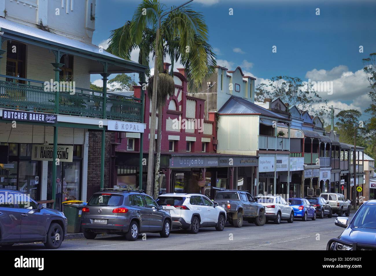 Bangalow, New South Wales, Australien -19. September, 2025 Main Street of Bangalow, eine kleine Stadt in der Northern Rivers Region von New South Wales, Au Stockfoto