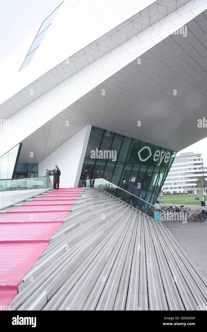 Das Eyefilm Museum am Ufer der Amstel in Amsterdam, Niederlande Stockfoto