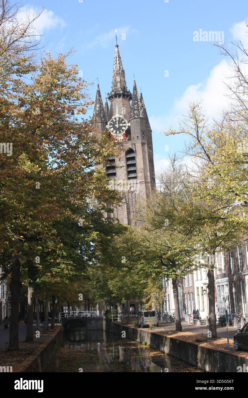 Die Oude Kerke oder alte Kirche in Delft, Niederlande Stockfoto