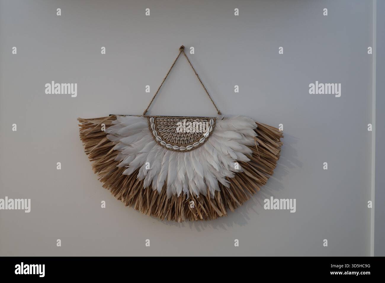 Böhmische Federn Shell Fan Wanddekoration Stockfoto