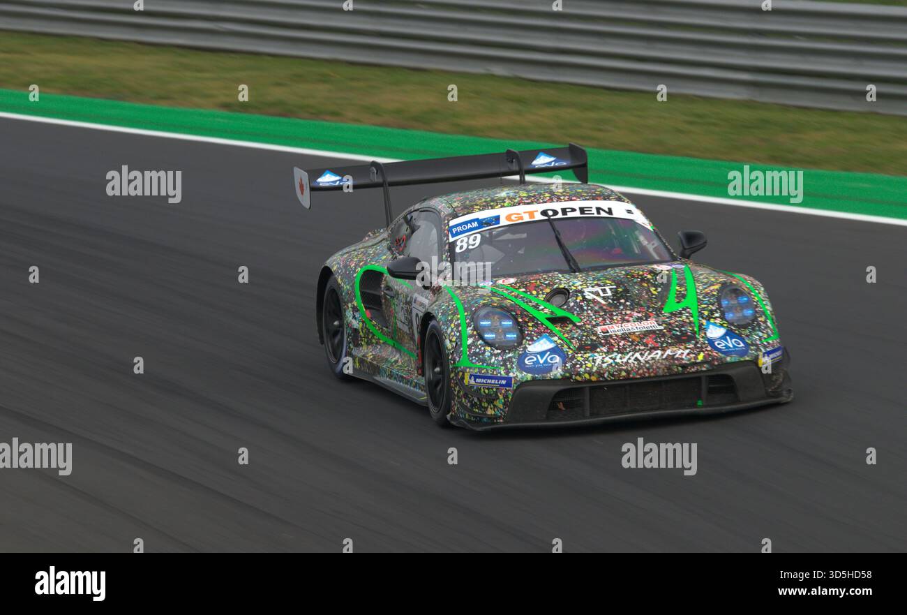 International GT Open Monza 2025. Tsunami RT Nr. 79 und Nr. 89 Porsche 992 GT3 R Stockfoto