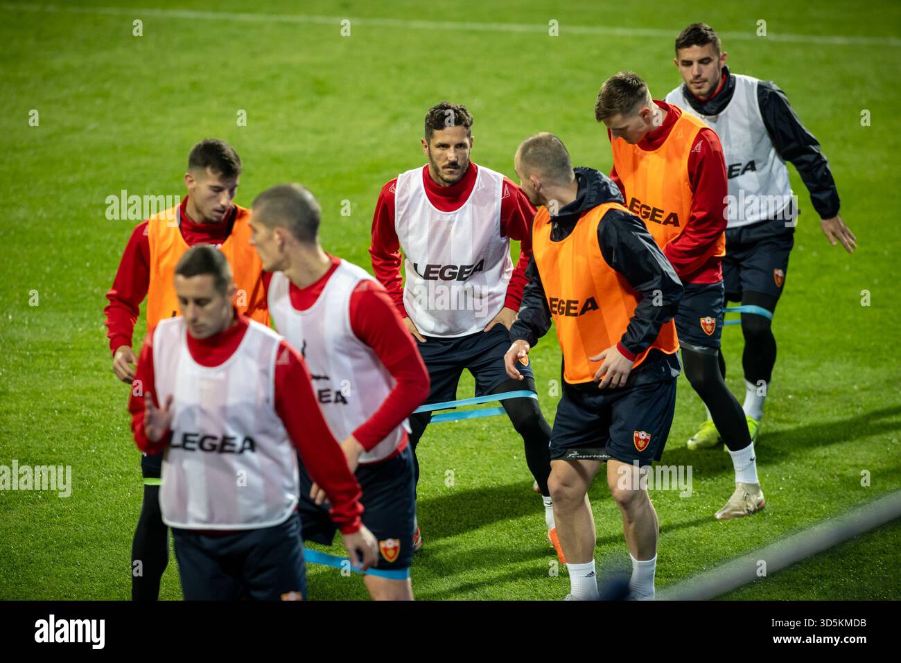 Kroatien. November 2025. Spieler Stevan Jovetic während des Trainings der Nationalmannschaft Montenegro am 16. November 2025 in Podgorica, Montenegro vor dem Qualifikationsspiel zur FIFA-Weltmeisterschaft zwischen Montenegro und Kroatien. Das Fußballspiel zwischen Montenegro und Kroatien findet am 17. November statt. Foto: Stefan Ivanovic/PIXSELL Credit: Pixsell/Alamy Live News Stockfoto