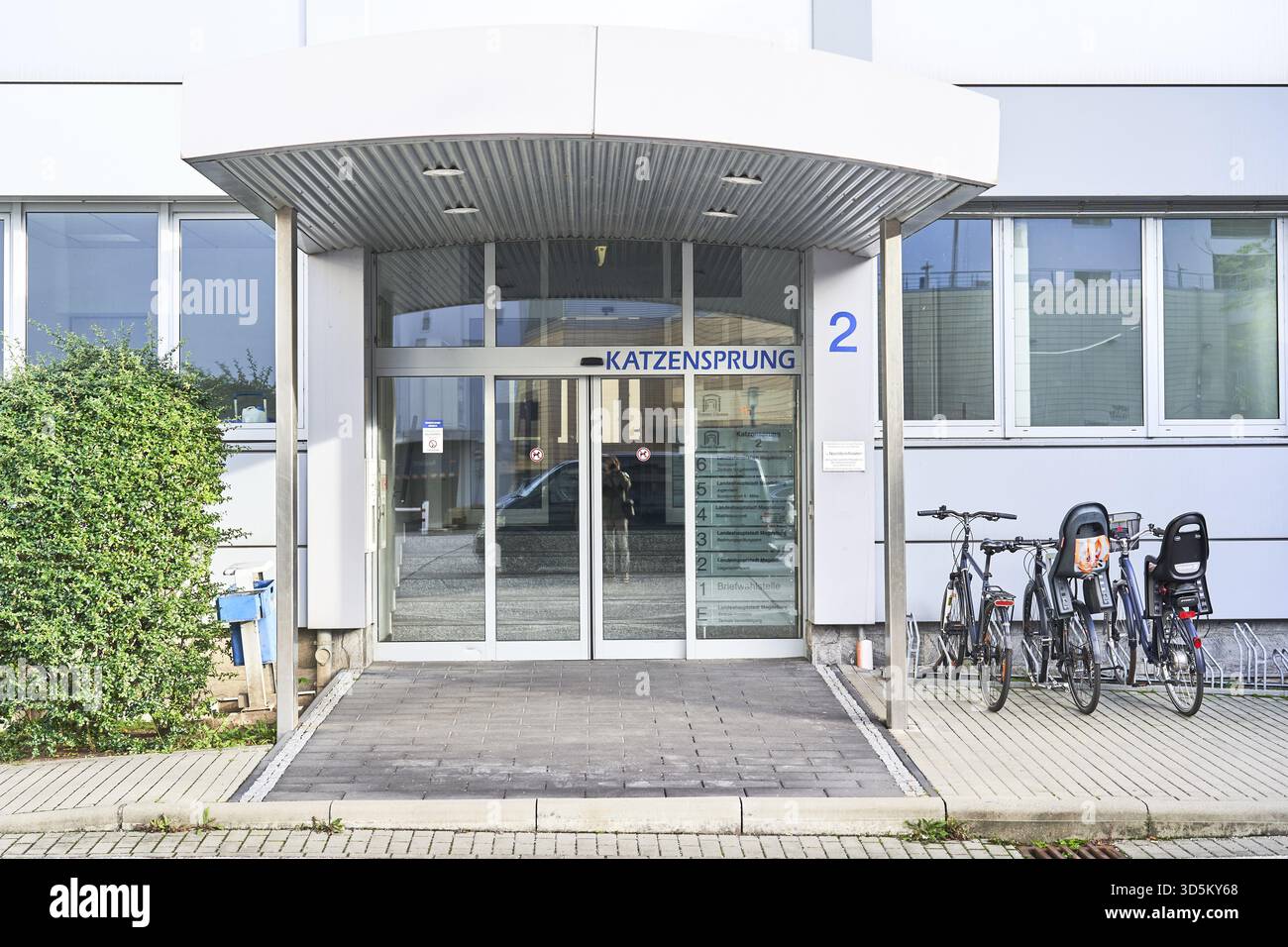 Anwaltskanzlei Zentrale Vergabestelle, Jugendamt und Sozialzentrum II Mitte, Stadtfinanzamt, Rechnungsprüfungsamt, Immobilienamt, Postabstimmungen Stockfoto