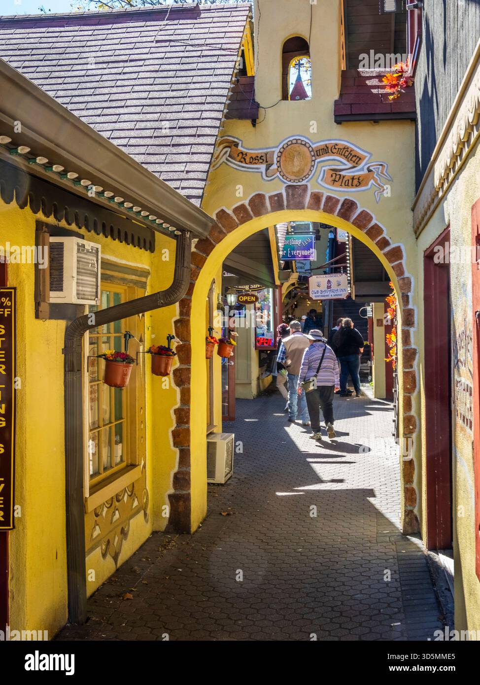 Die Stadt Helen Georga ist eine Nachbildung einer bayerischen Bergstadt im Nordosten der USA Stockfoto